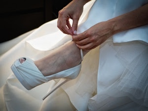 mani, scarpa, bianco, sposa, piede, tacco, vestito, abito, scarpe, allacciare