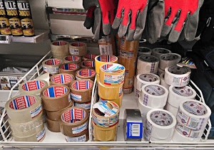 guanti, nastro, adesivo, rotoli, adesivi, scaffale, ferramenta, negozio, rosso, nastri, scotch, grigio, colori