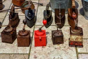 rosso, ferri, caffè, macinini, macinino, ferro, antiquariato, rame, esposizione, antico, stiro, mercato, manico, manovella, macinacaffè